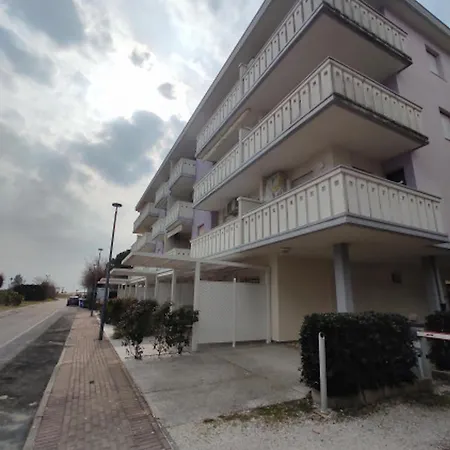 Flat 50m From The